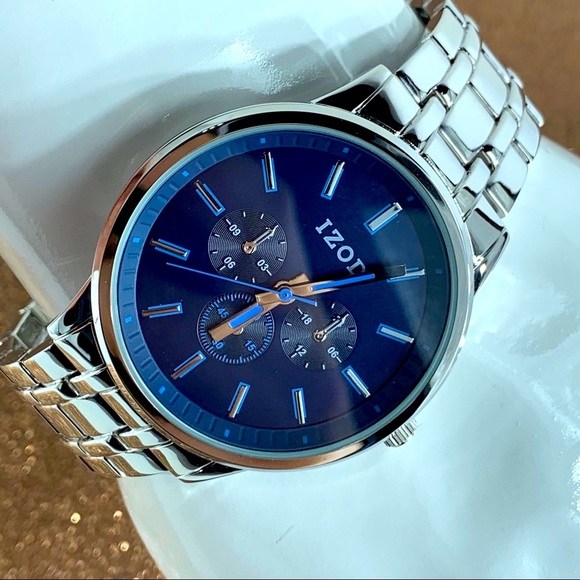 Izod Men’s Watch - Picture 2 of 8